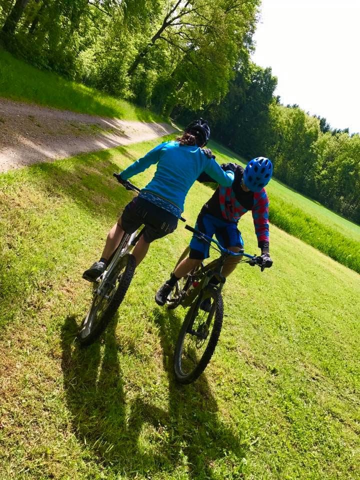 FOX Zweiradtechnik Fahrtechnikkurse – Swiss Bike School